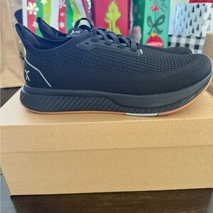 Flux Footwear Adapt Runner